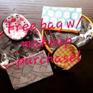 👛 FREE Bag with ANY BEAUTY Purchase!
